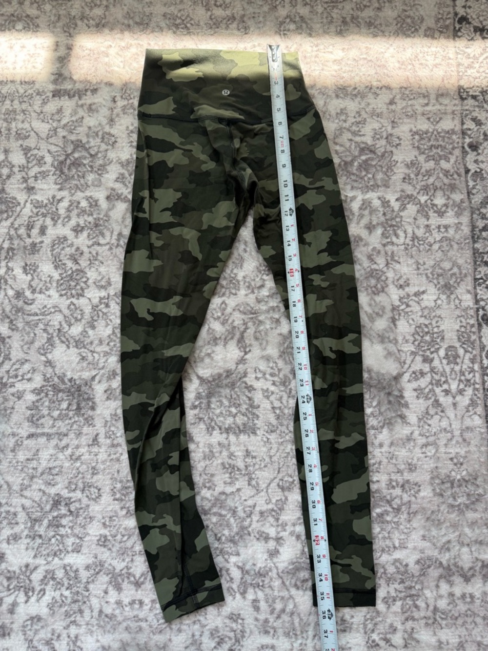 Lululemon Size 4 Camo Print Leggings